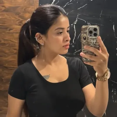 Nishu🦋 profile