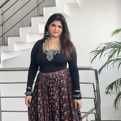 Nistha Trivedi | Make-up | Skincare | Fashion