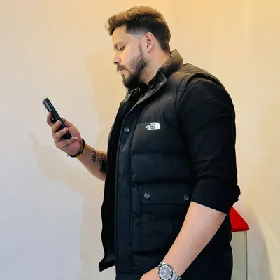 NITIN BHARDWAJ 🦁 profile