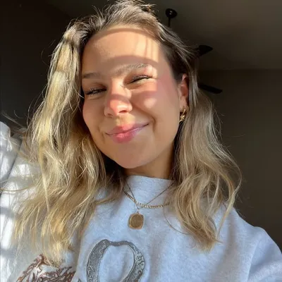 NOÉMIE BOURGEOIS ☆ profile