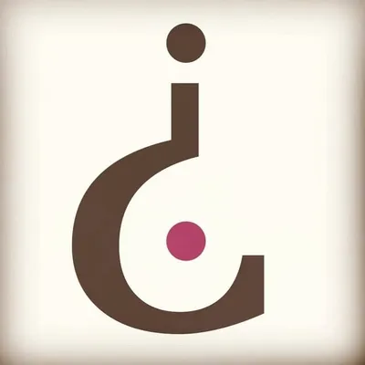 Dee profile