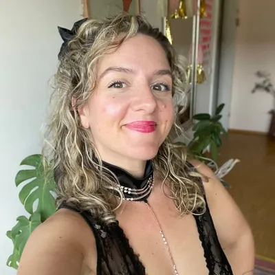 Noemi ♡ Pleasure & Tarot Muse ✨ profile