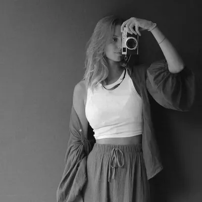 NOEMIE KREITLOW profile