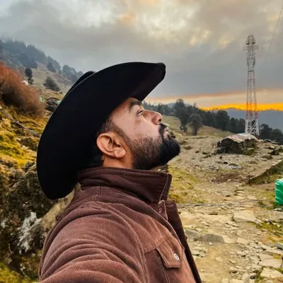 AAMIR KHAN WARSI/TRAVELLER profile