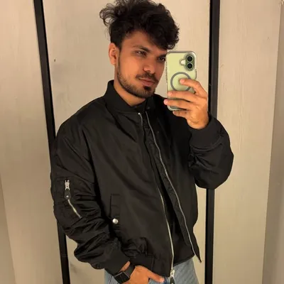 Pranit 📸 profile