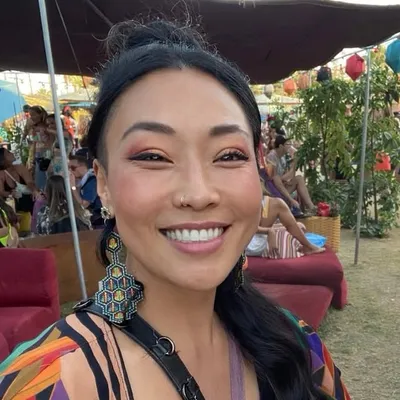 Nova Han profile