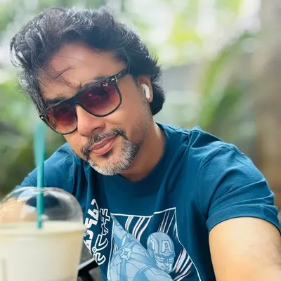 Novoneel Chakrabortee profile