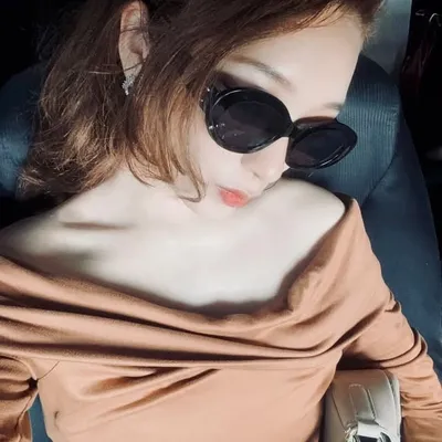 ezlin profile