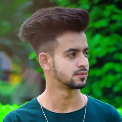 N U R 🔥 profile