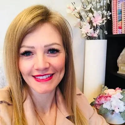 Bethany Gettis |🍒🥑Certified Holistic Nutritional Consultant ™️ profile