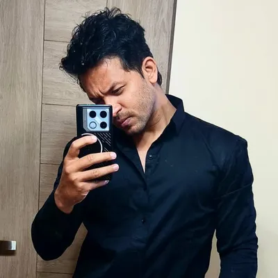 Naved Khan profile