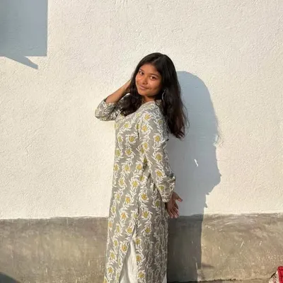 AAYUSHI- profile