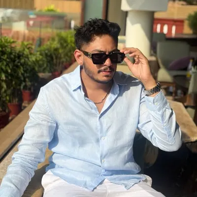 G A U R A V ⚜️ P A D A L E profile