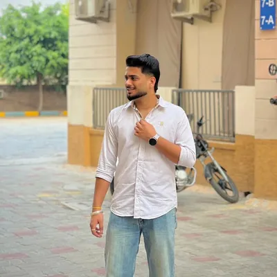 Amrit Golan profile