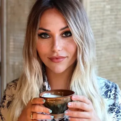 YASMIN VON ROON ✈ Global Travel Storyteller profile