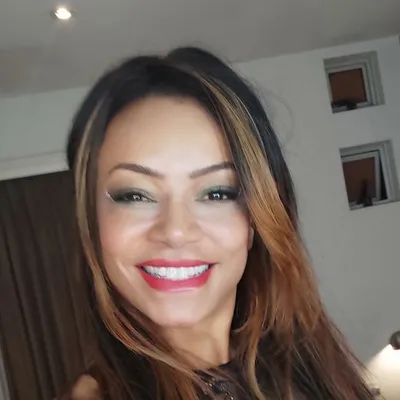 Adriely Llapur ๐๐ญ profile