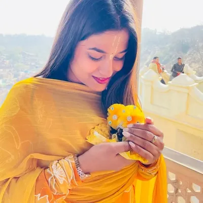 Himanshi profile