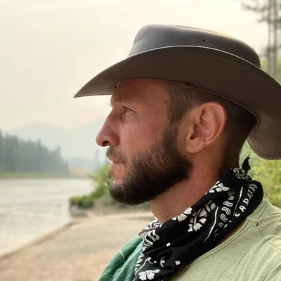 Pablo Schreiber profile