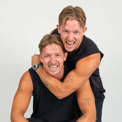 The Twinz profile