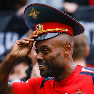 Vagner Love profile