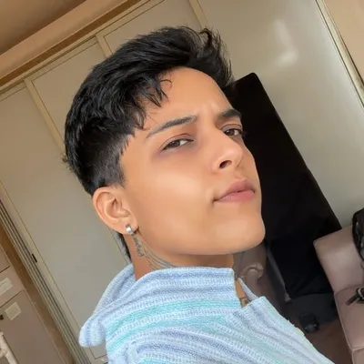 J O Ë profile