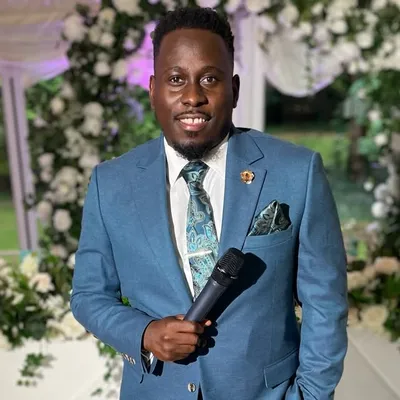 Ola Torch - Events & Wedding MC / Host / Presenter ๐ค profile