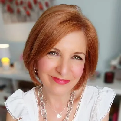 Olga Cholbi | Farmasi Beauty Ambassador profile