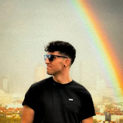 Oli 🦦 profile