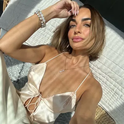 Olia Majd profile