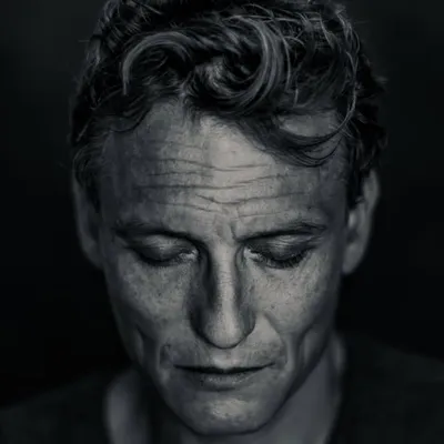 Oliver Masucci profile
