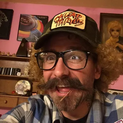 Oliver Pecker profile