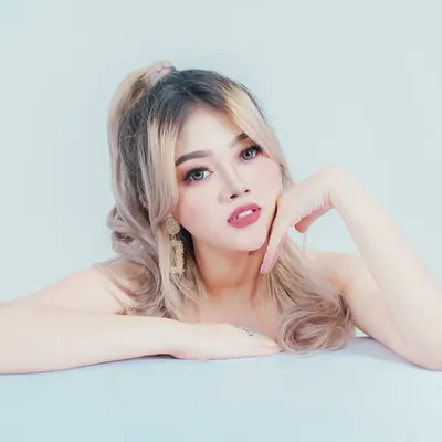 Olivia Noor profile