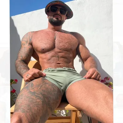 Omar+physique profile