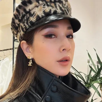 โกฬ ๐ ๐ ๐ง ๐ ๐ค ๐็ช่ฒๆฏ profile