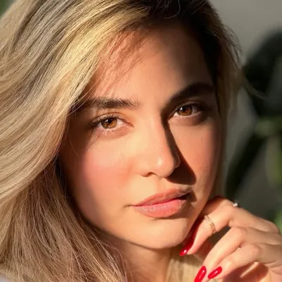 میکاپ آرتیست / امیده قاسمی/Omideh profile