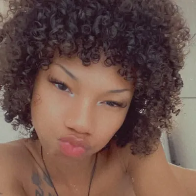 Kira Johnson🌸 profile
