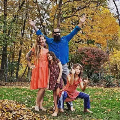 fulltime traveling RV family profile