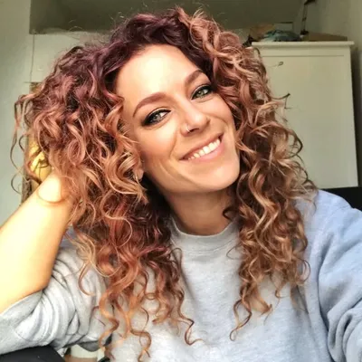 Roxanne Bierhuis • Make-up artist • Hairstylist profile