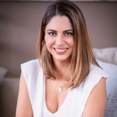 Claudia Torre profile