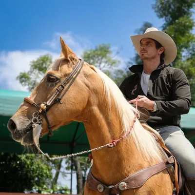 Oscar Medellin profile