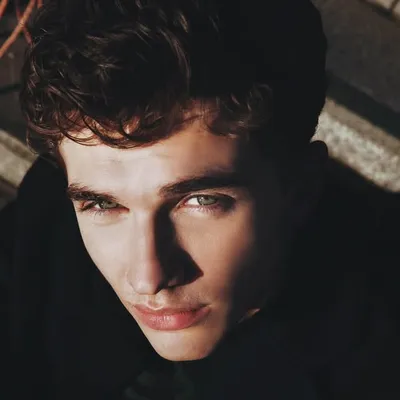 Oscar Curtis profile