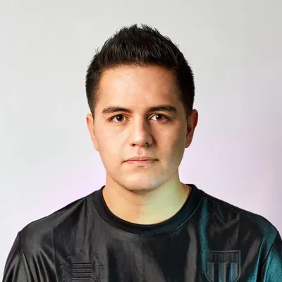 Oscar Troya profile