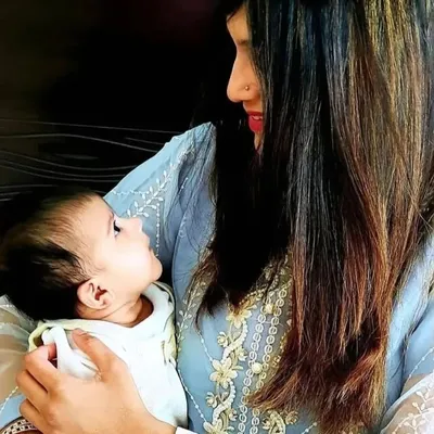 Saba and Arshad with lil Eeshal🇦🇪🇵🇰 profile