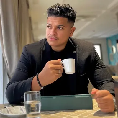 Oussama Mekni _ أسامة مكني profile