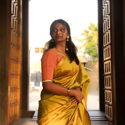 oviya profile