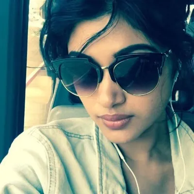 Oviya Helen profile
