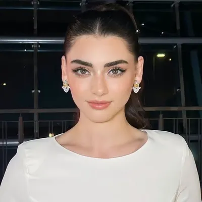 Özge Törer profile