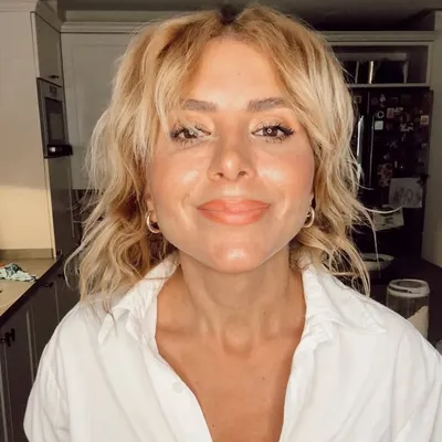 Özgül Coşar profile