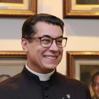Padre Chrystian Shankar • Fé e Família profile