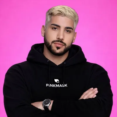 Nicolas Paggi | Nail Artist profile
